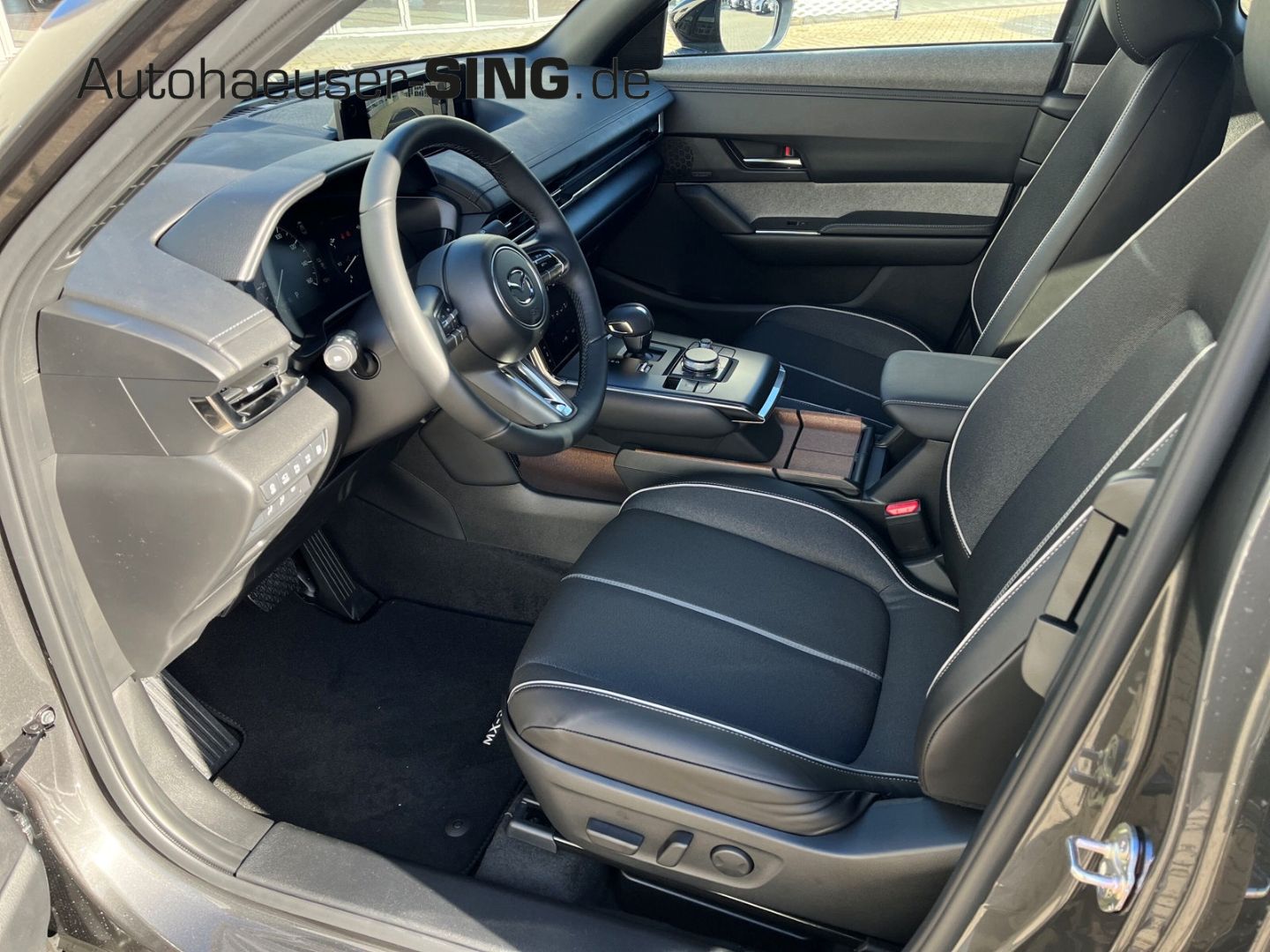 Mazda MX-30 REV Makoto BOSE 360°HeadUp Memory AppleCar