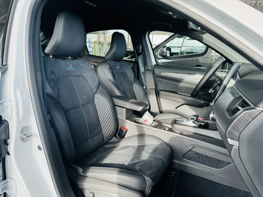 Renault Arkana ESPRIT ALPINE Full Hybrid - Samsaru's Car Outlet