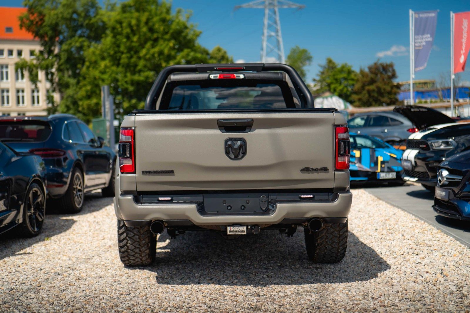 Dodge RAM 5.7 V8 HEMI 4x4 OFFROAD LONGBED RAPTOR Style
