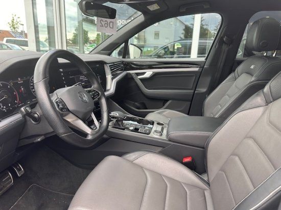 Volkswagen Touareg 3.0 TDI 4M R-LINE - Samsaru's Car Outlet