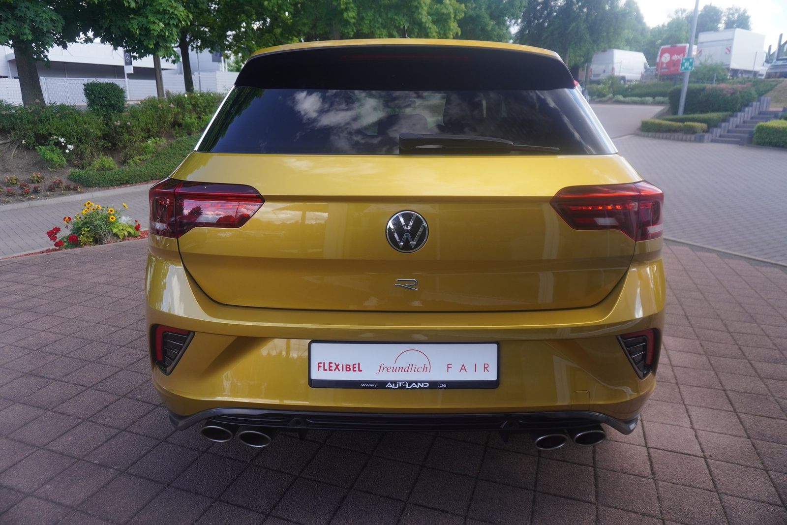 Volkswagen T-Roc 2.0 TSI R 4Motion DSG - Samsaru's Car Outlet