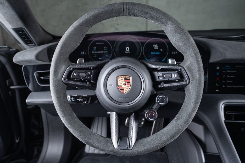 Porsche Taycan Turbo GT WEISSACH-PACKET ON STOCK!