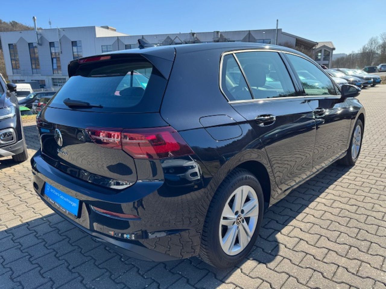 Volkswagen Golf VIII Life 1.5 TSI - Samsaru's Car Outlet
