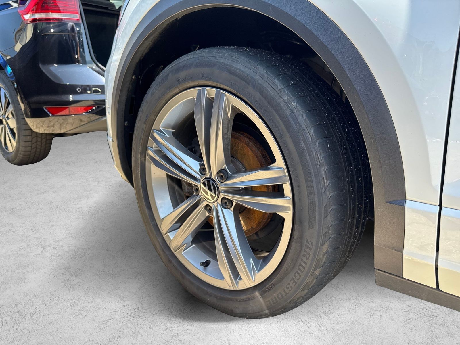 Volkswagen T-Roc 1.5 TSI R-Line - Samsaru's Car Outlet