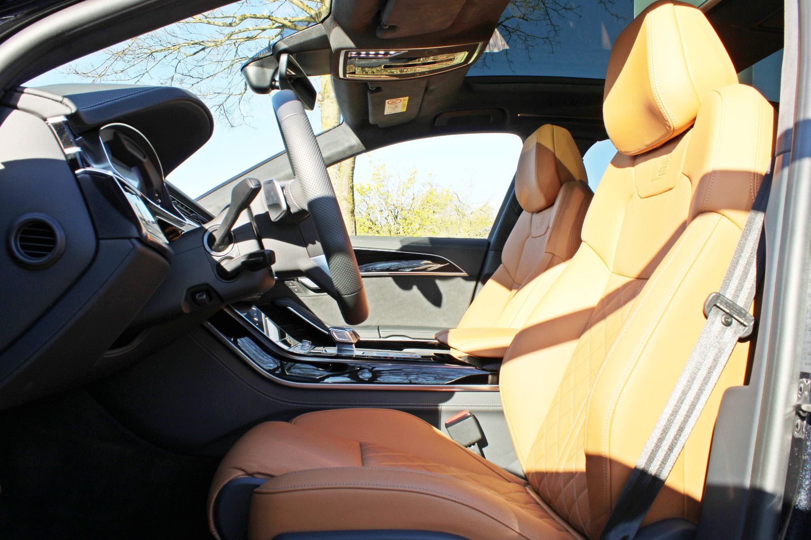 Audi A8 Lang 55TFSI PANO AHK FONDPAKET DIGITAL LED" → "Audi A8 Lang 55TFSI - Samsaru's Car Outlet