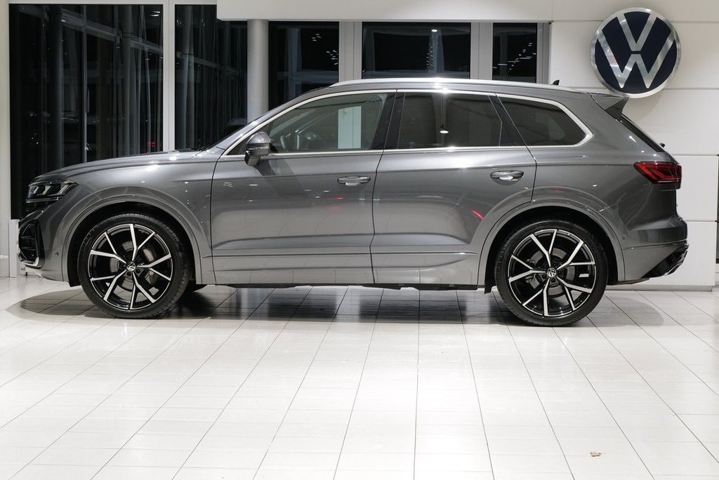 Volkswagen Touareg 3.0TDI R-Line - Samsaru's Car Outlet