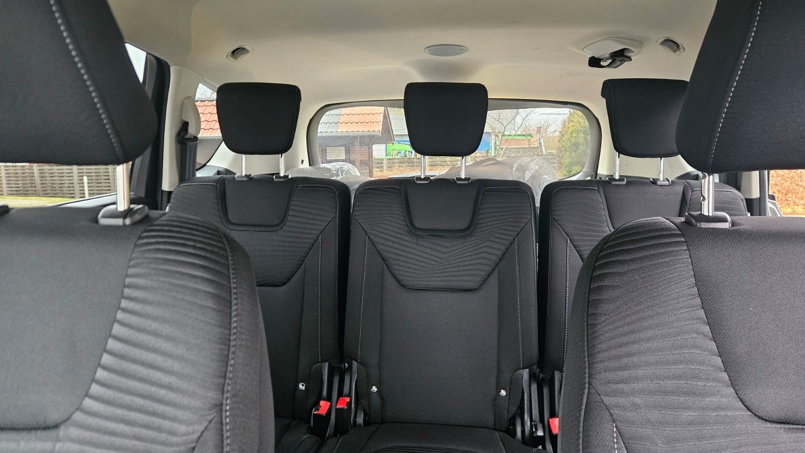 Ford S-Max S-MAX Trend - Samsaru's Car Outlet