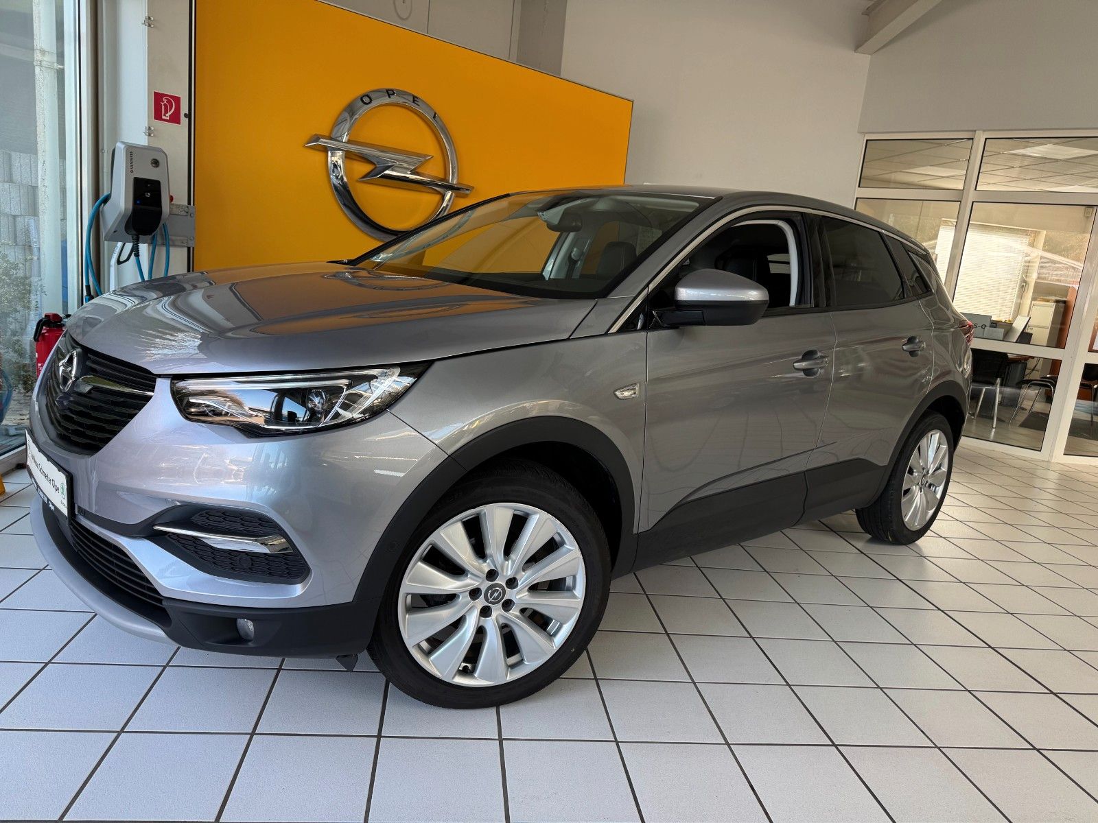 Opel Grandland X Innovation - Samsaru's Car Outlet