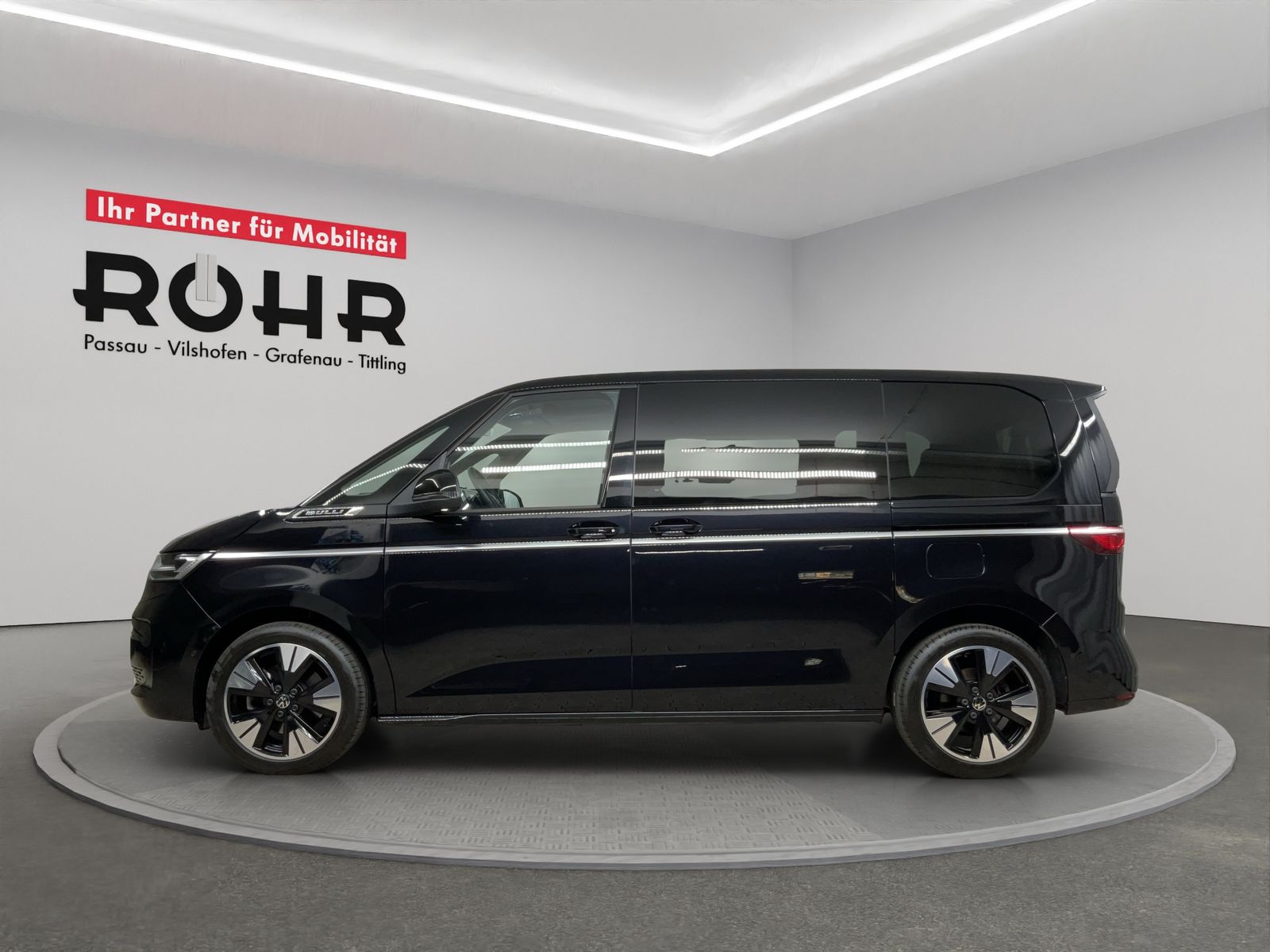 Volkswagen T7 Multivan Style - Samsaru's Car Outlet