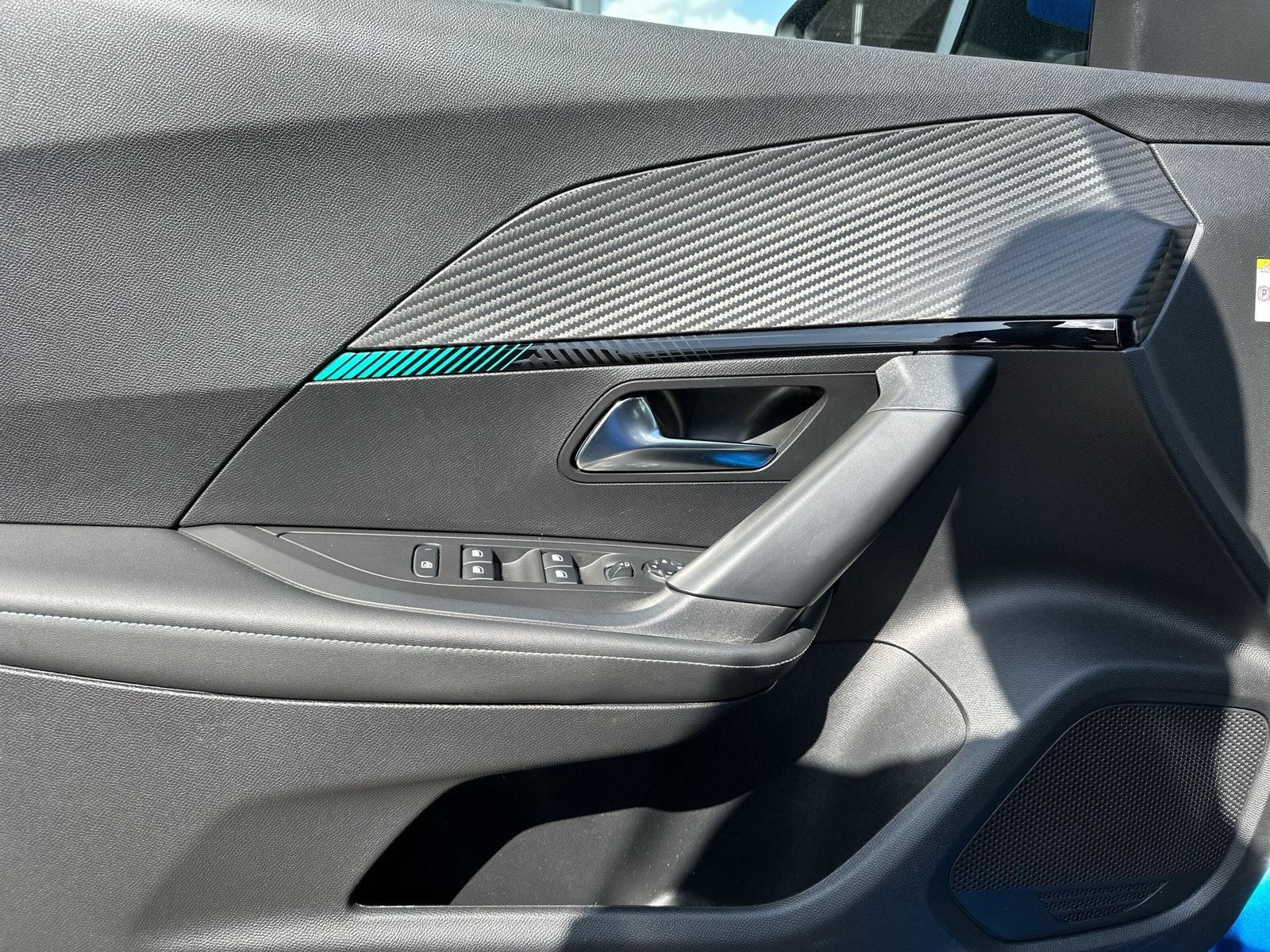 Peugeot 2008 - Samsaru's Car Outlet