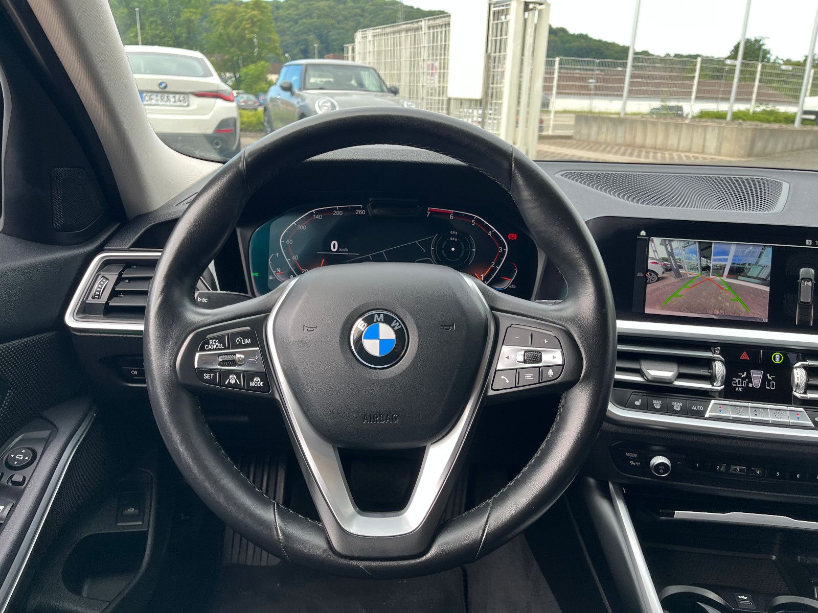 BMW 320iA G21 Tour - Samsaru's Car Outlet