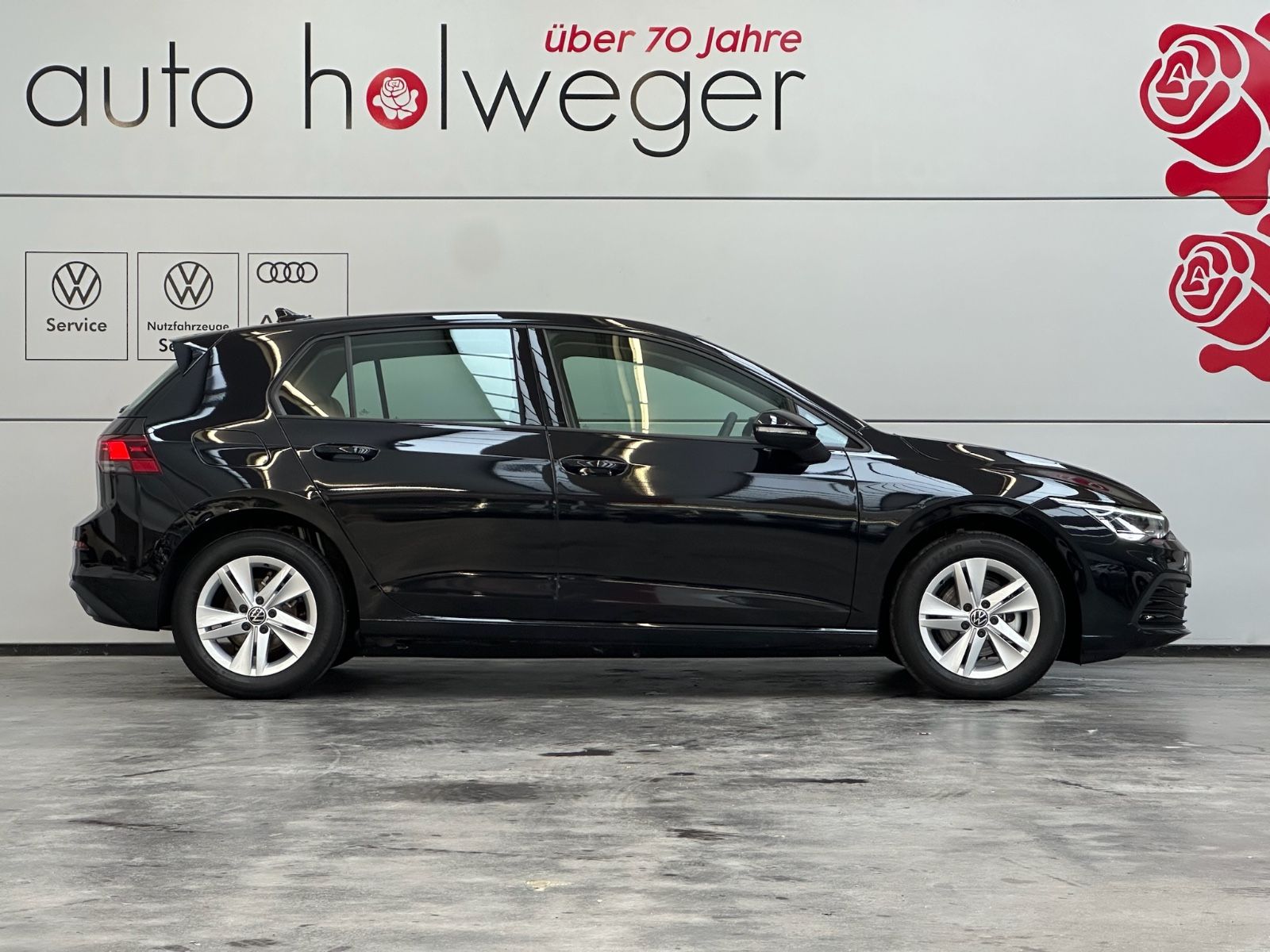 Volkswagen Golf 1.5 TSI Life - Samsaru's Car Outlet