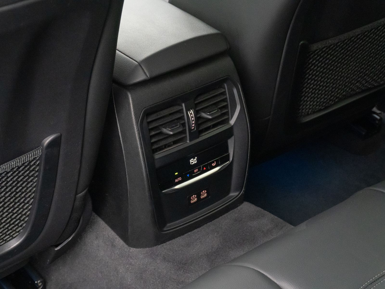 BMW 330e Sport Line - Samsaru's Car Outlet