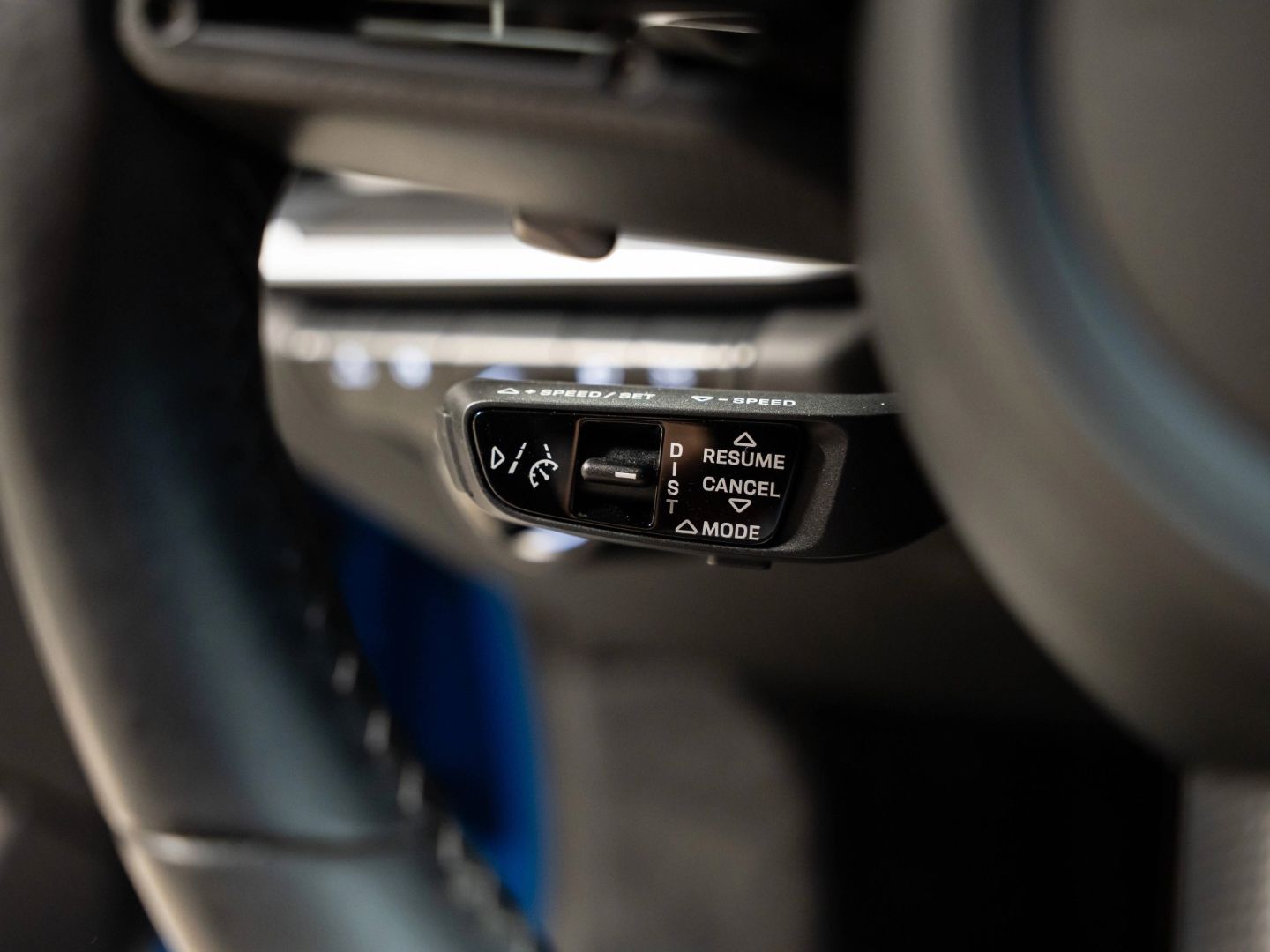 Porsche 992 Turbo S Burmester InnoDrive PCCB Lift-VA