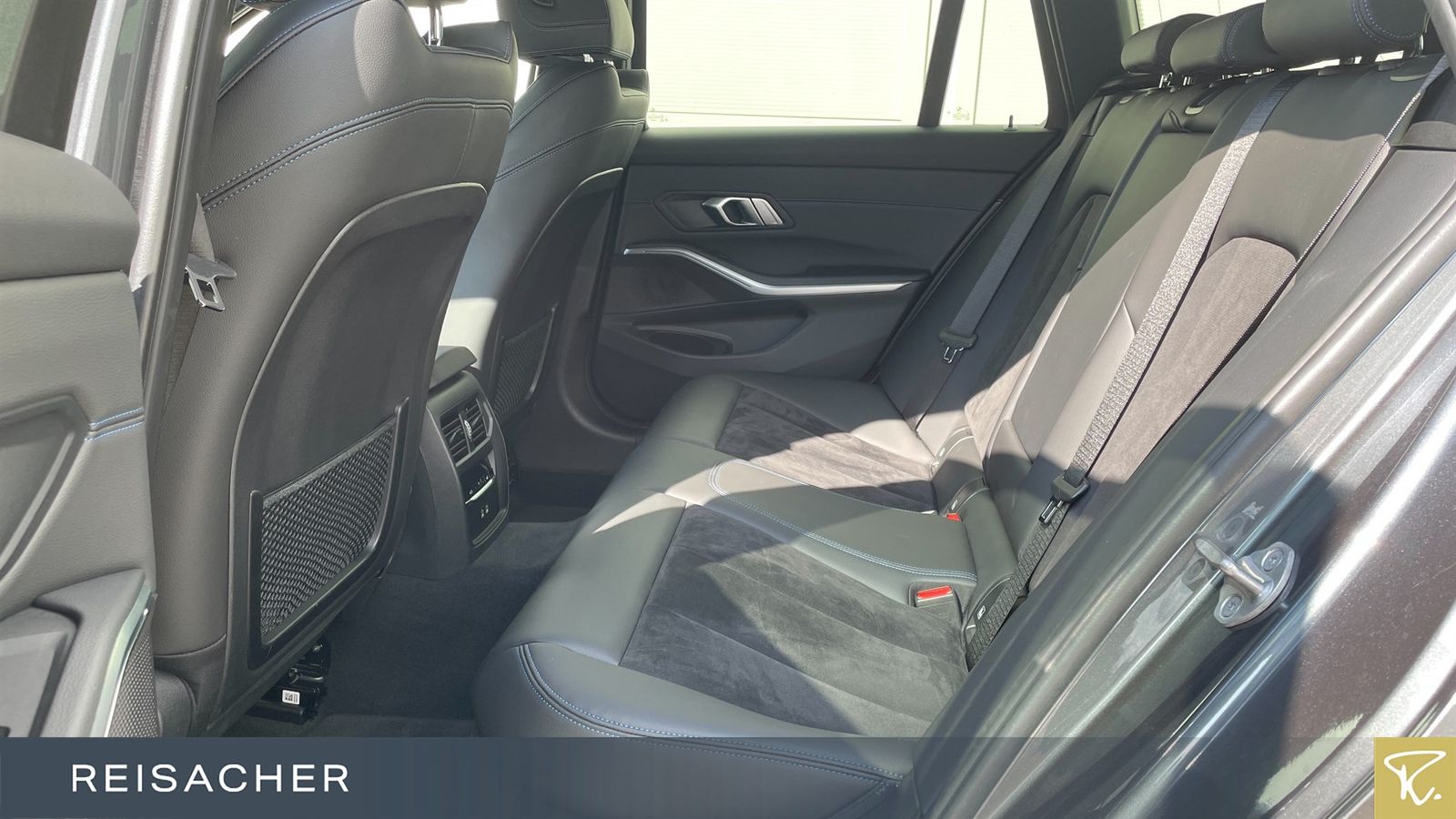 BMW 330e A xDrive M Sport - Samsaru's Car Outlet