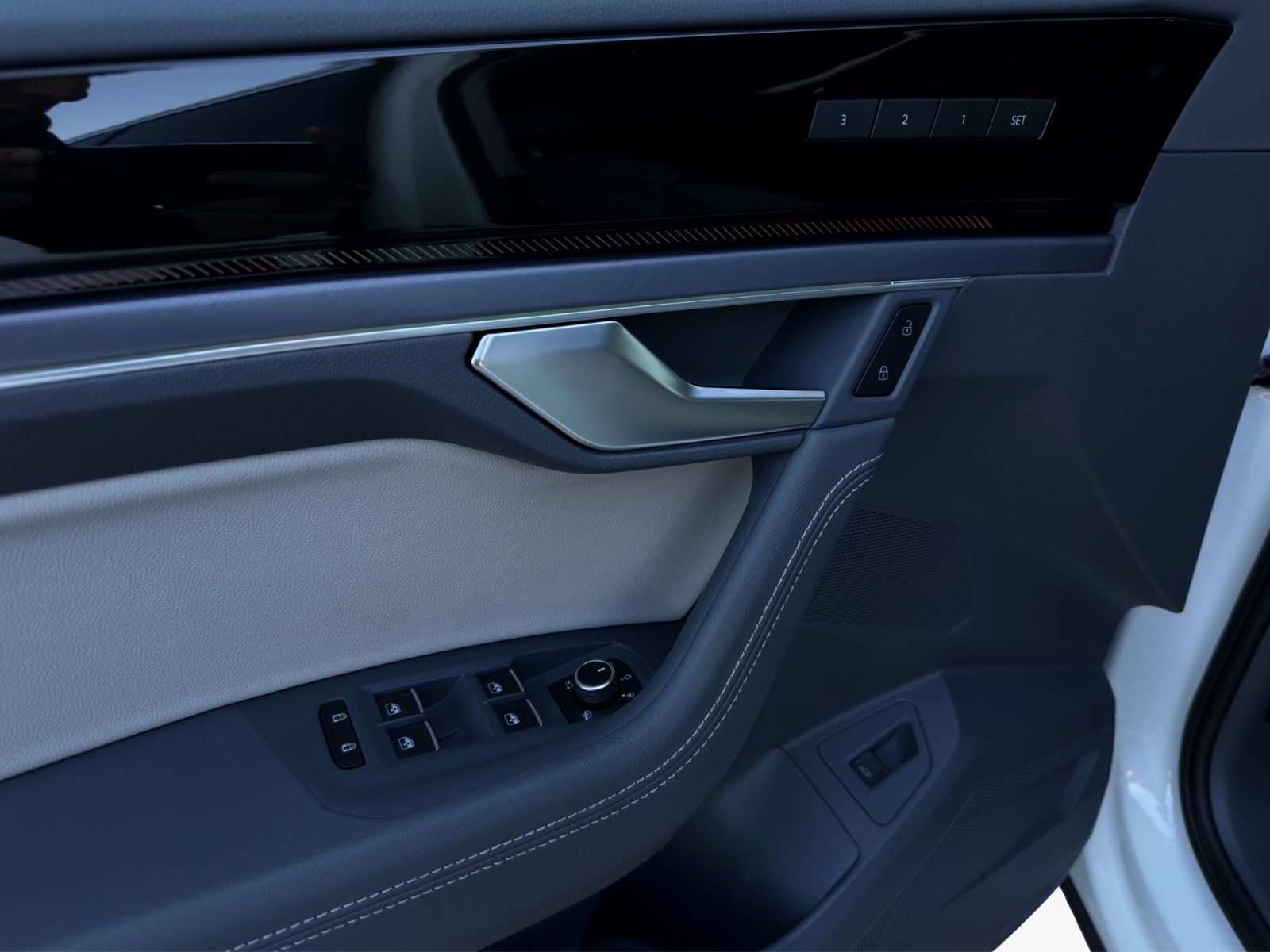 Volkswagen Touareg R-Line°LUFT°NIGHT°MASS°HUD°AHK°360°PANO°