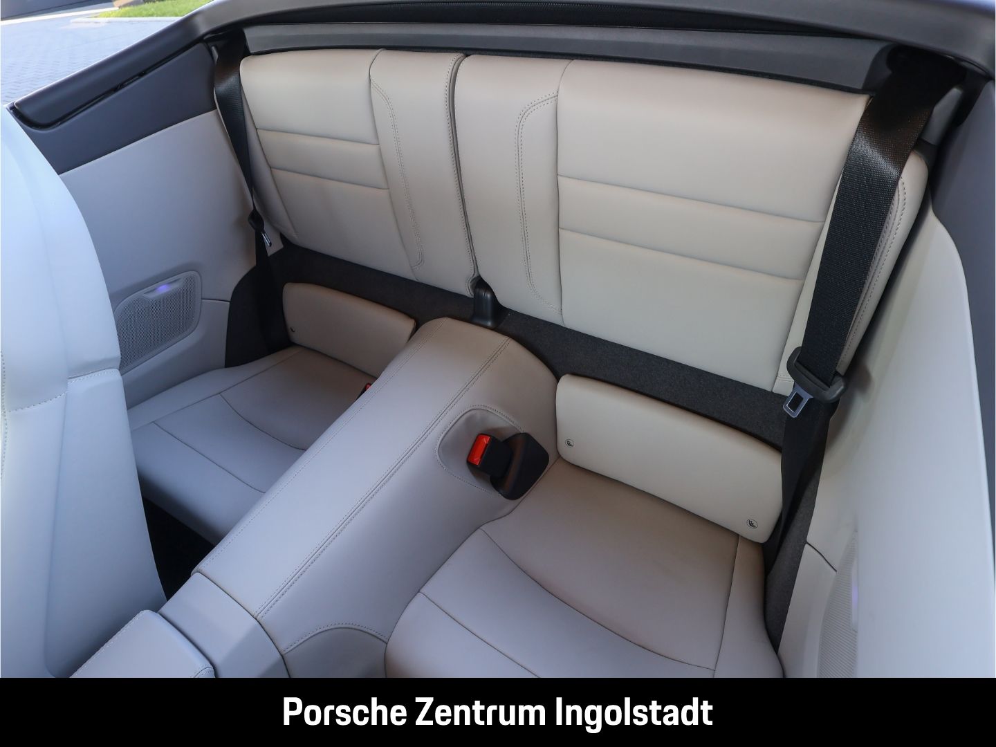 Porsche 992 911 Carrera 4 GTS Cabriolet BOSE Matrix-LED