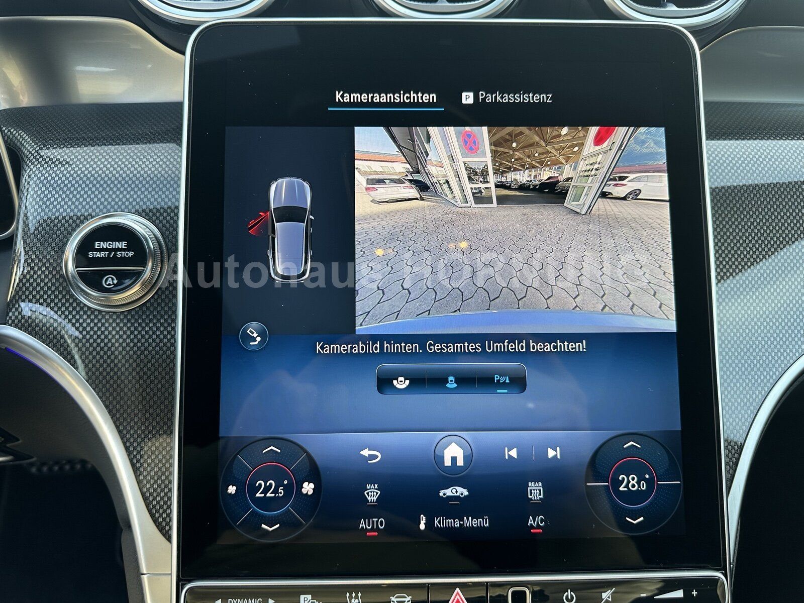 Mercedes-Benz GLC 300 4M AMG+ PANOSD AHK DISTR STANDHEIZUNG TW