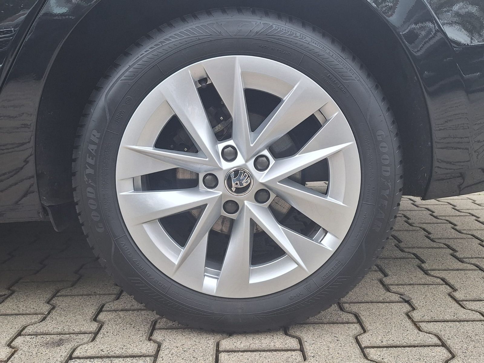 Skoda Octavia 2.0TDI DSG Combi - Samsaru's Car Outlet