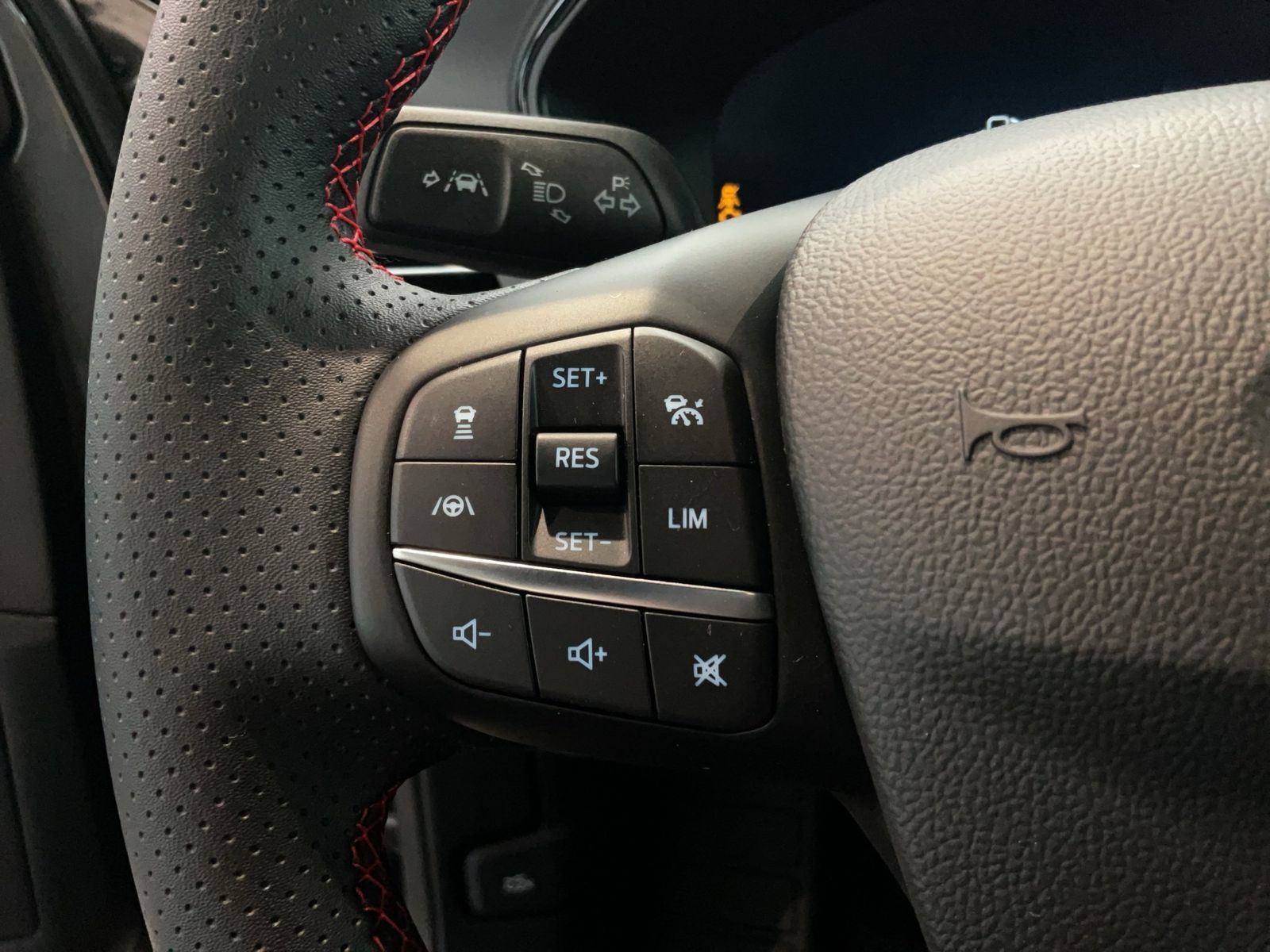 Ford Focus ST-Line X Turnier Automatik *Jubiläumsange