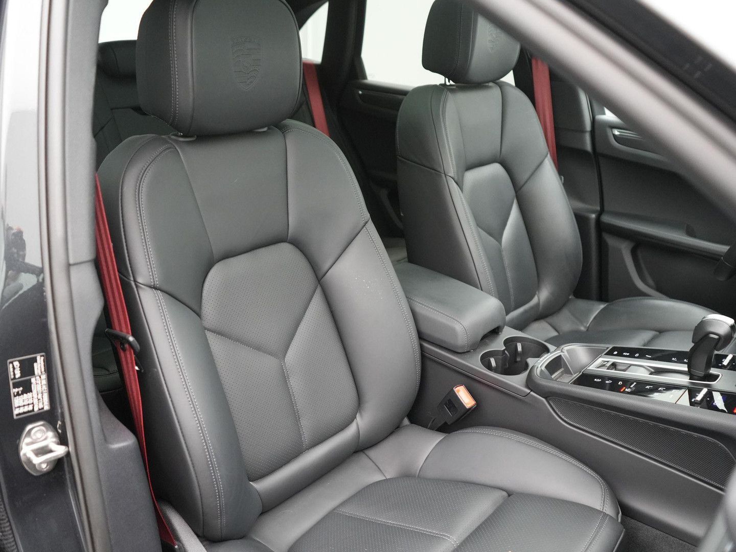 Porsche Macan T - Samsaru's Car Outlet