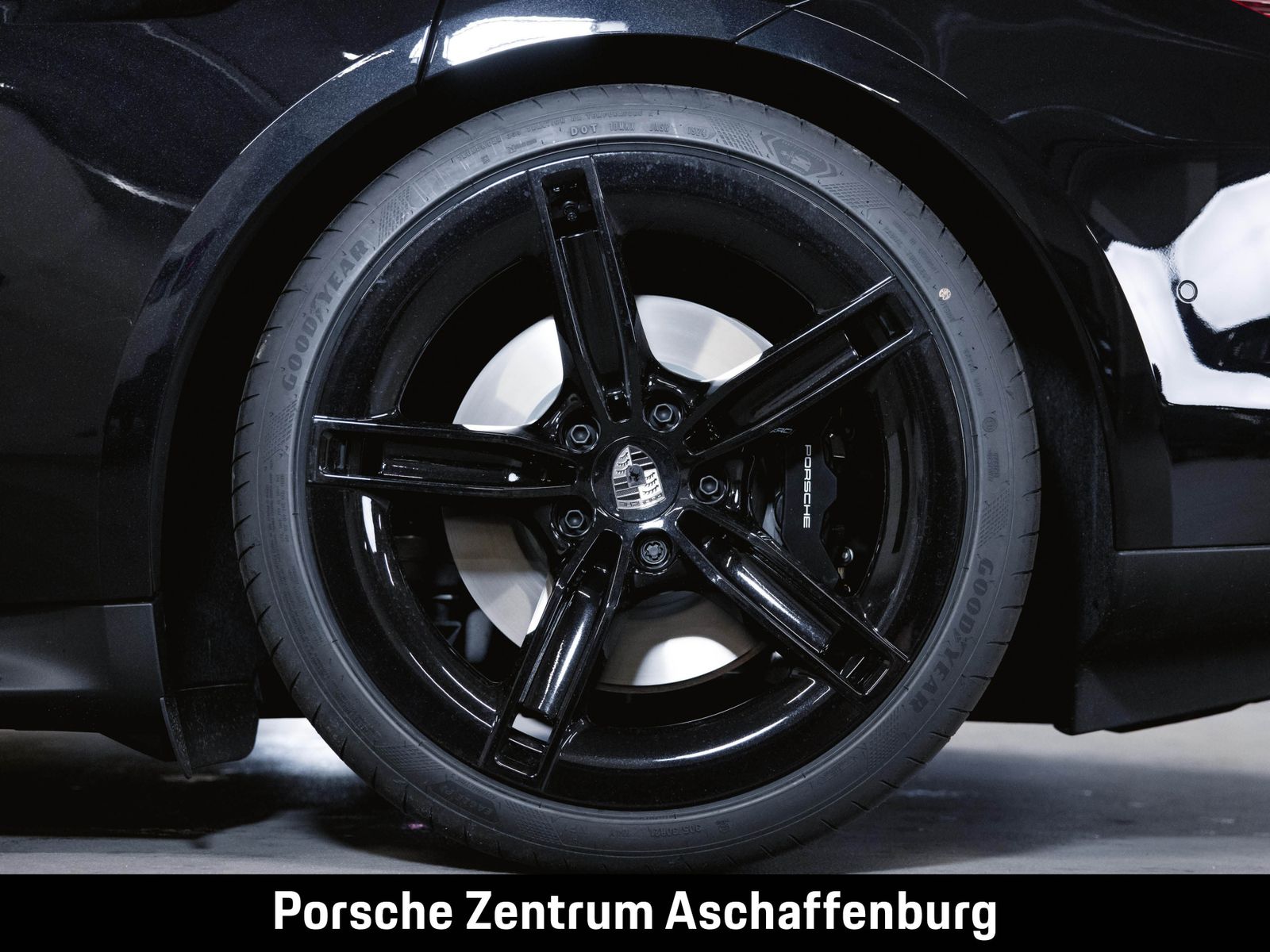 Porsche Taycan Turbo Sport Turismo SportDesign Paket