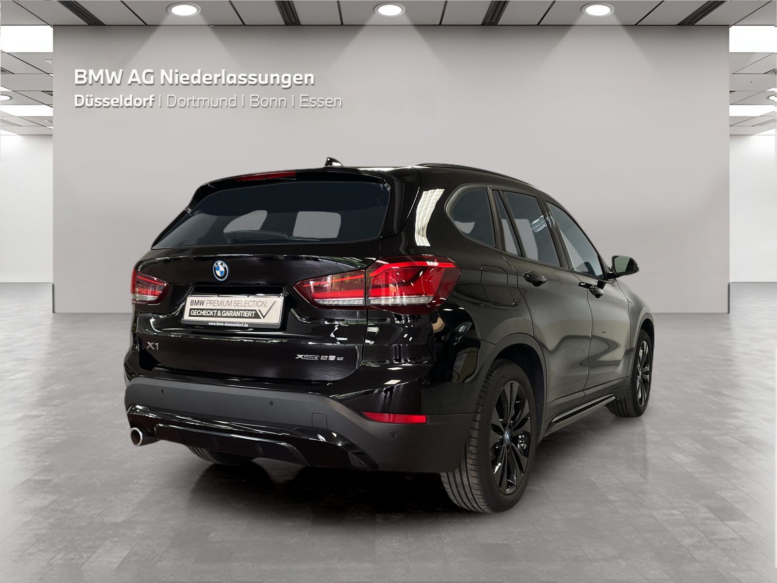 BMW X1 xDrive25e Sport Line - Samsaru's Car Outlet