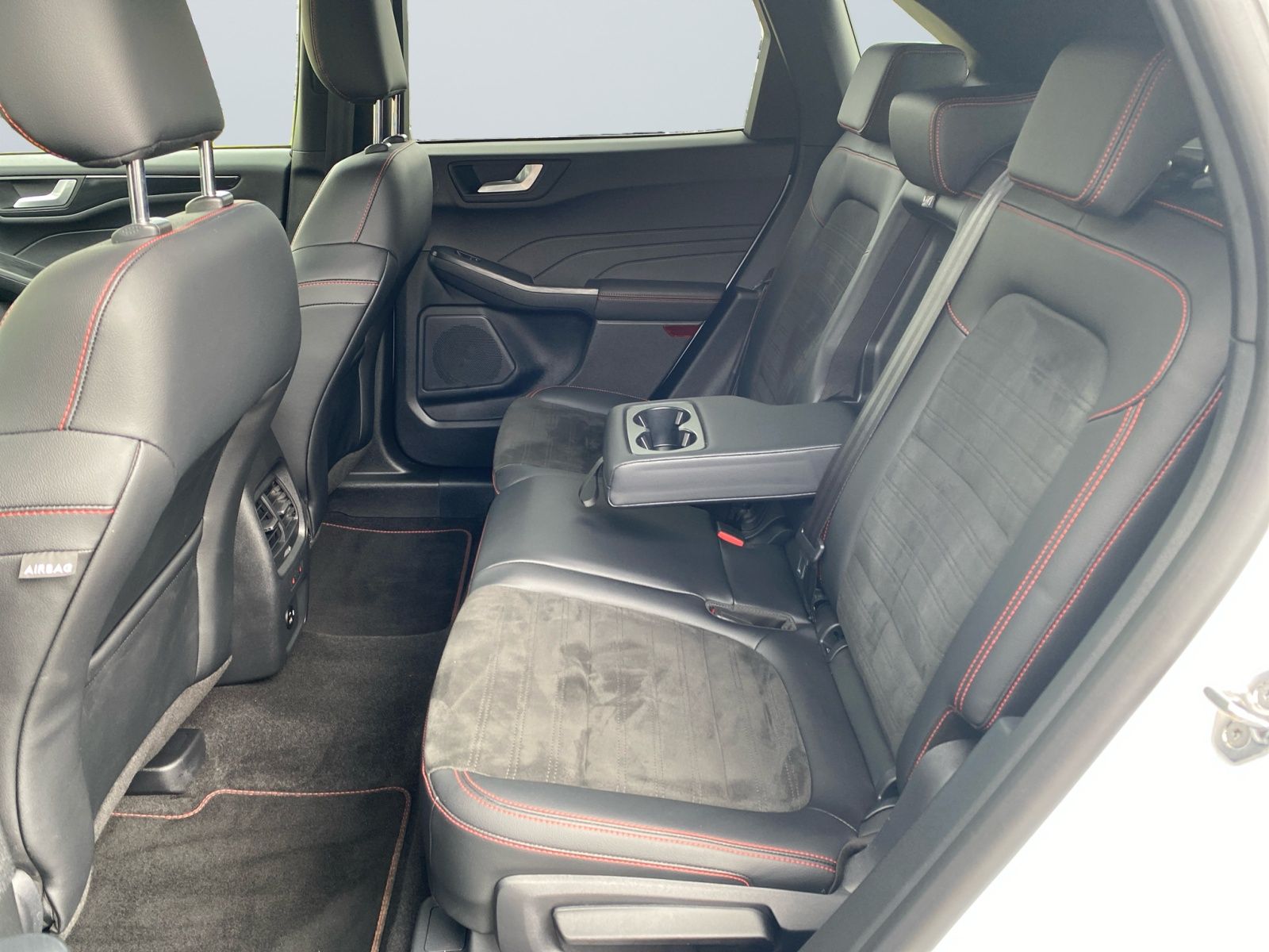 Ford Kuga ST-Line X 2.0 EcoBlue - Samsaru's Car Outlet