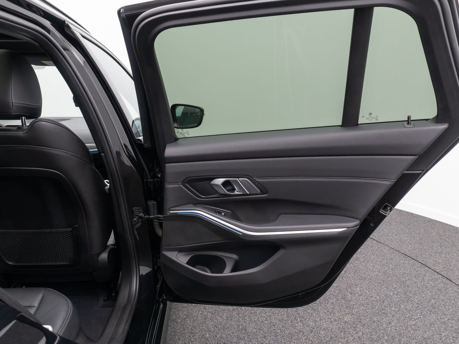 BMW 320e xD Sport Line - Samsaru's Car Outlet