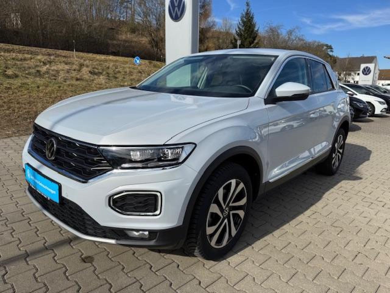 Volkswagen T-Roc Active 1.0 l TSI - Samsaru's Car Outlet