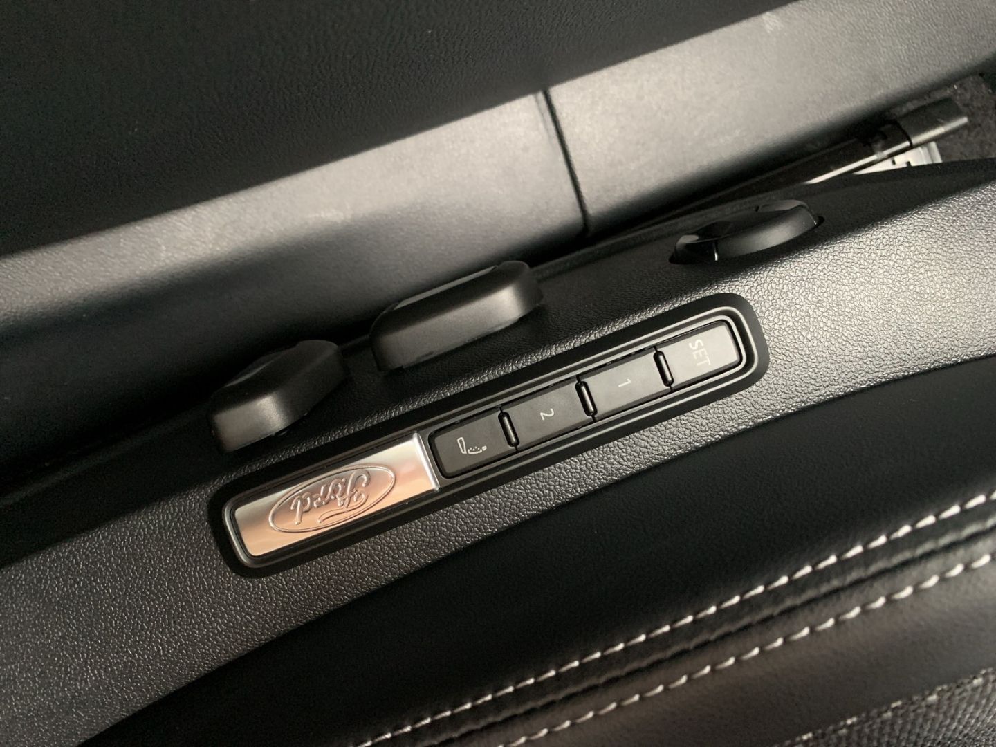 Ford Explorer RWD Extended Range 77 kwh HUD AHK Navi