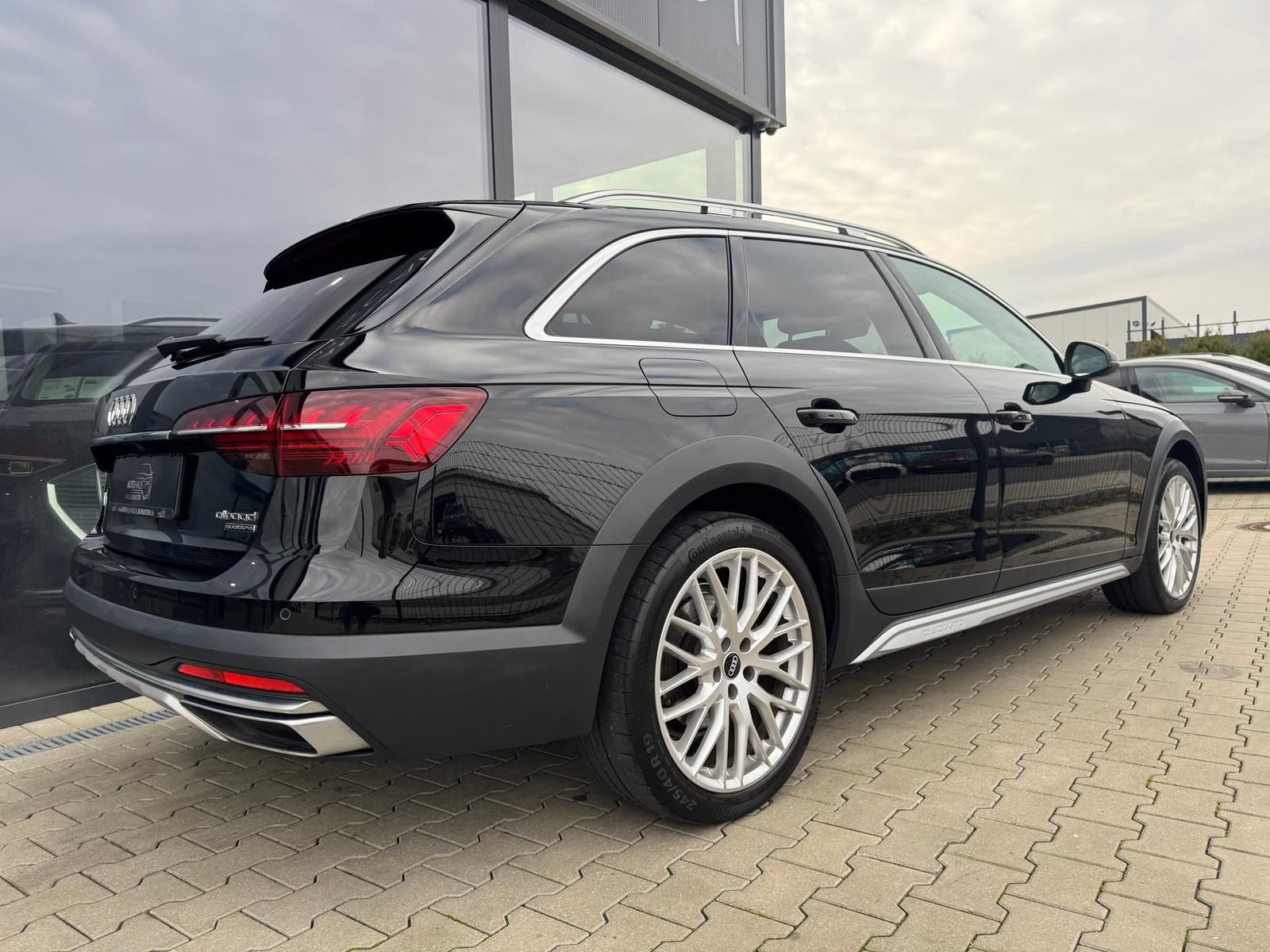 Audi A4 Allroad 40 TDI quattro/S-tronic/AHK/STHZG/KAM