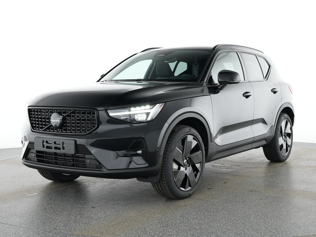 Volvo XC40 B3 Plus Black Edition 2WD !!360°+PANO+ACC!!