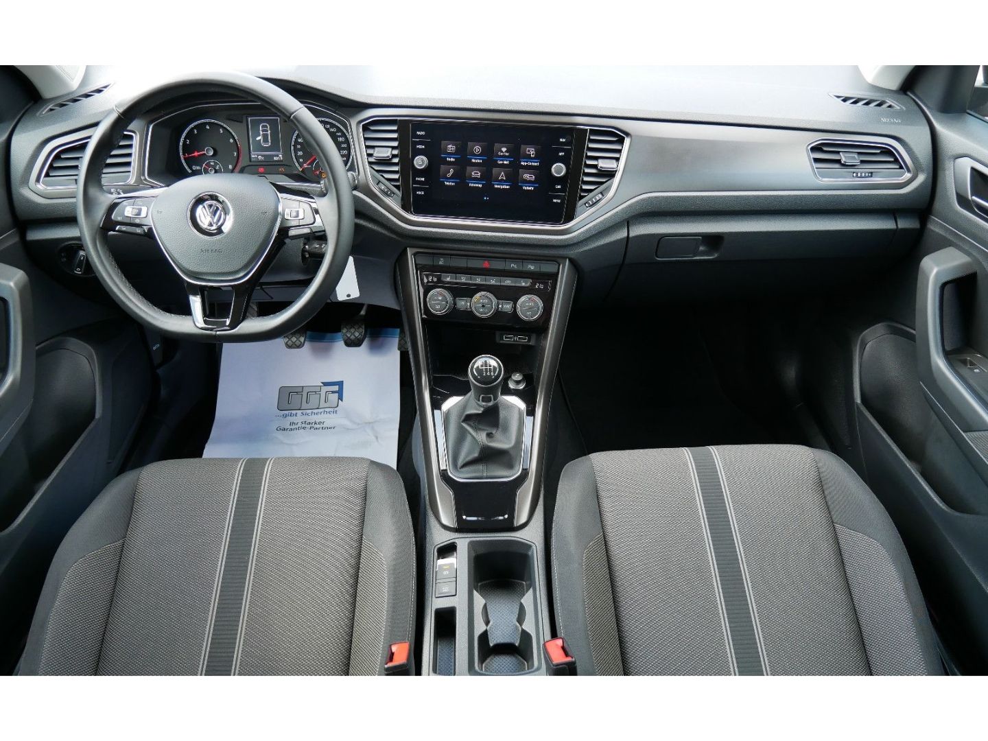 Volkswagen T-Roc Style TSI - Samsaru's Car Outlet