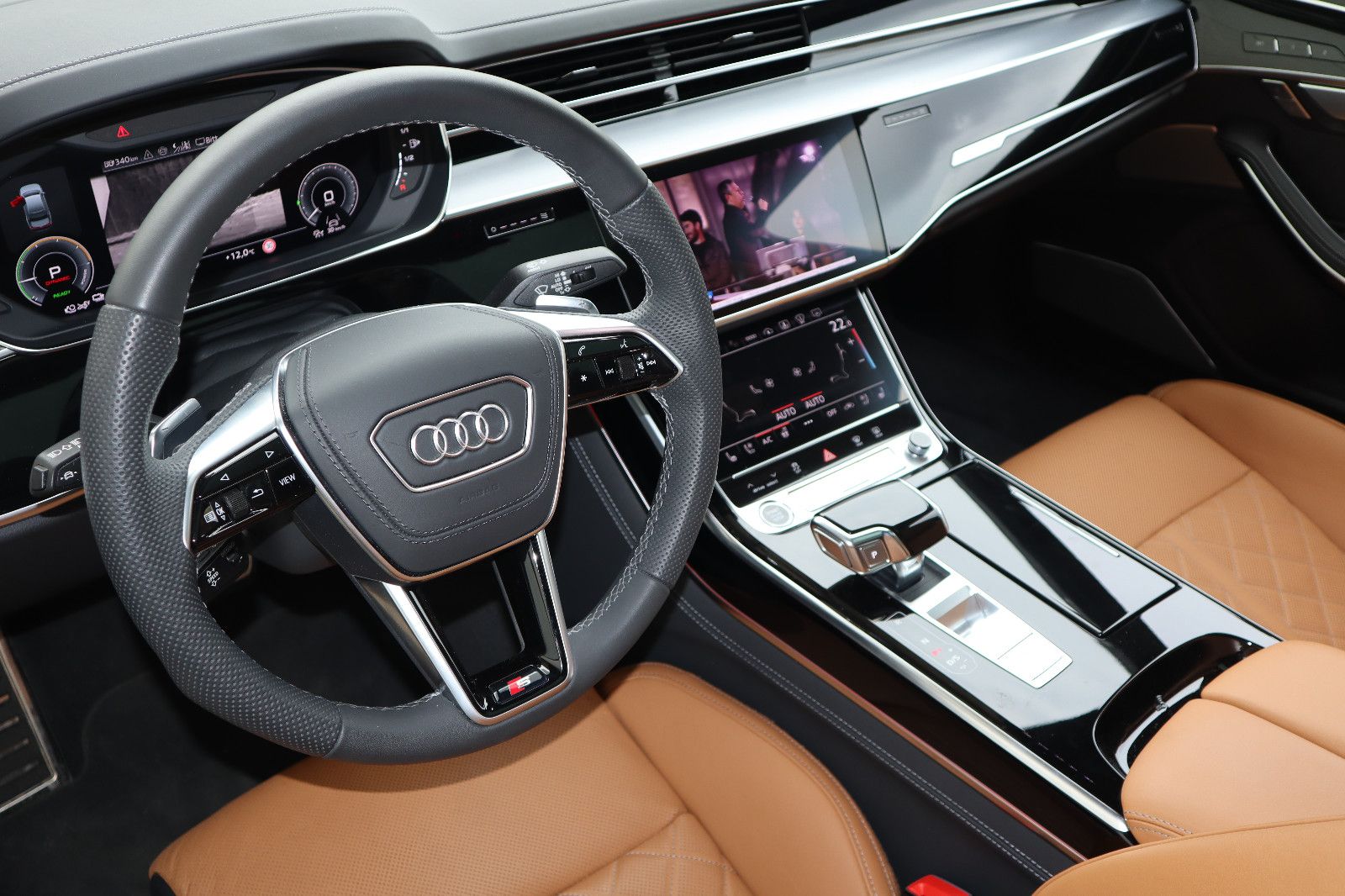 Audi A8L 60 TFSIe lang BLACK - Samsaru's Car Outlet