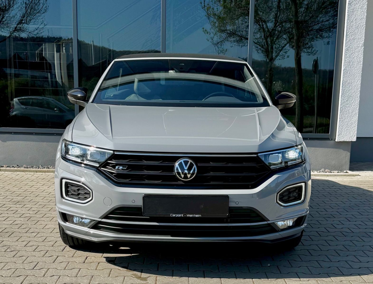 Volkswagen T-Roc R-Line - Samsaru's Car Outlet