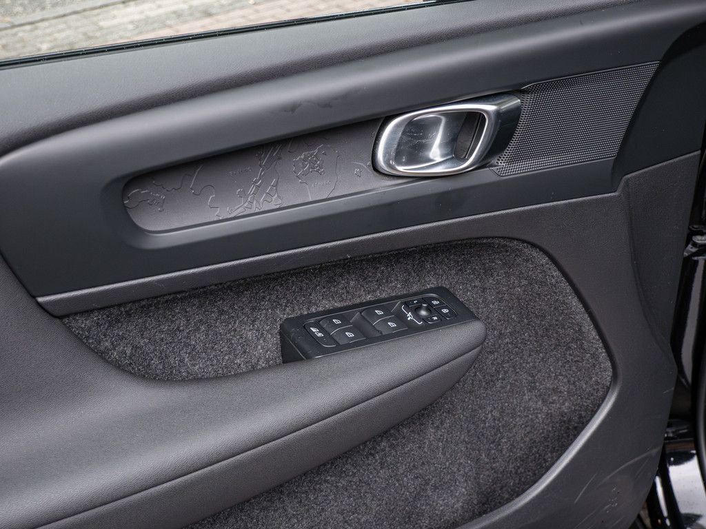 Volvo XC40 TWIN Core Recharge Pure Electric AWD