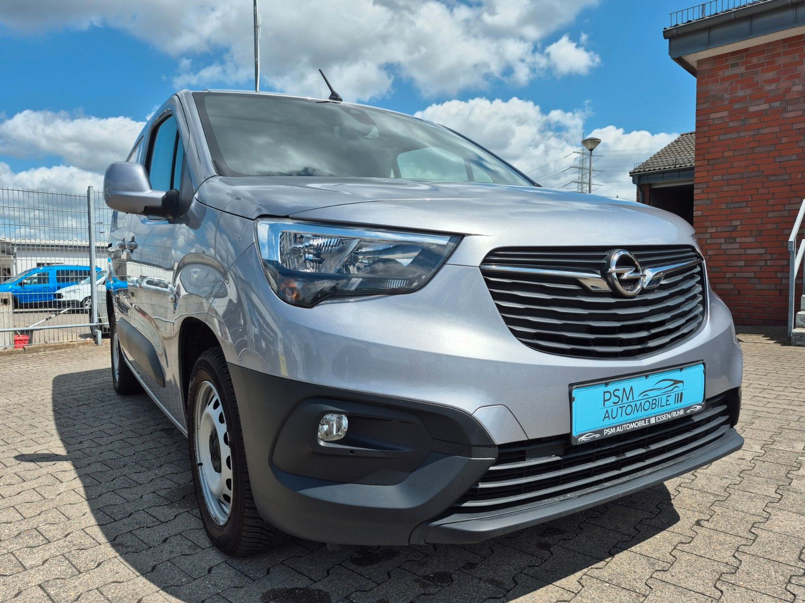 Opel Combo E Cargo Edition - Samsaru's Car Outlet
