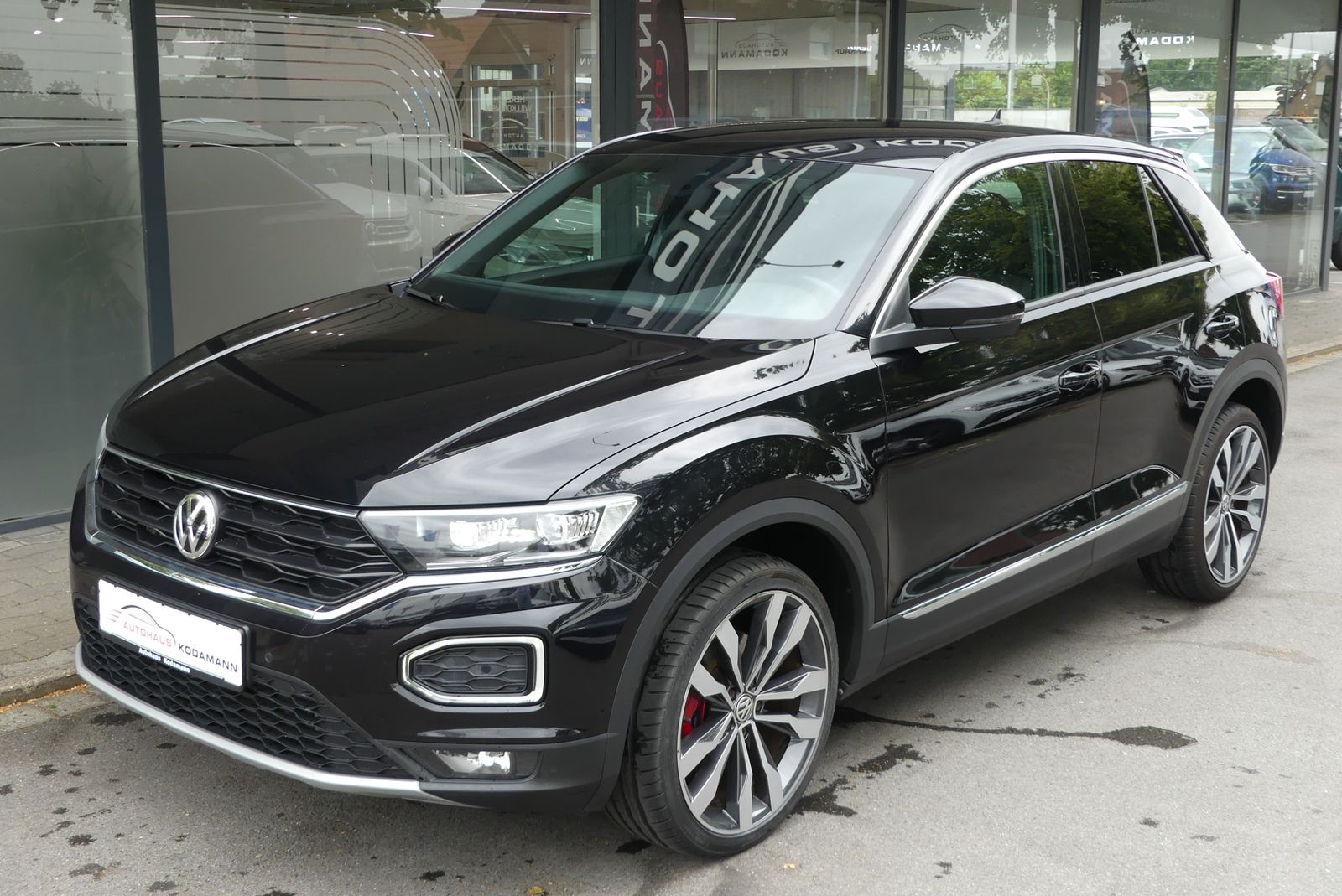 Volkswagen T-Roc Sport 4Motion - Samsaru's Car Outlet