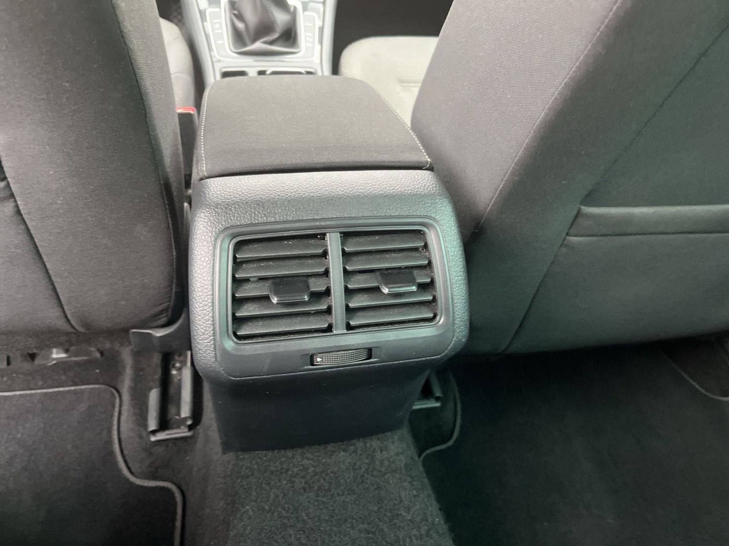 Volkswagen Golf Variant Comfortline 2.0 TDI - Samsaru's Car Outlet