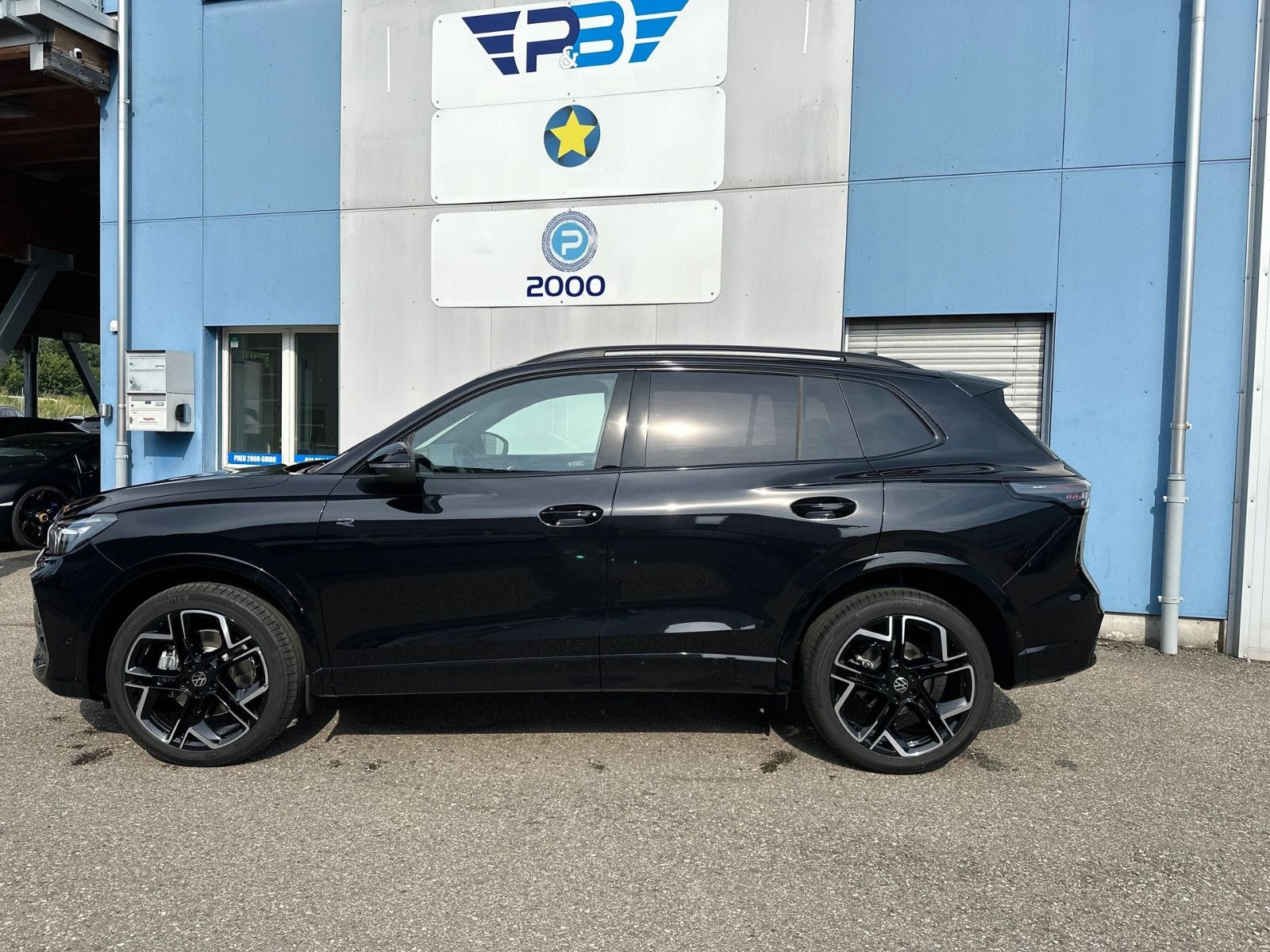 Volkswagen Tiguan TDI R-Line AHK 20Z Leder Pano Stand VOLL