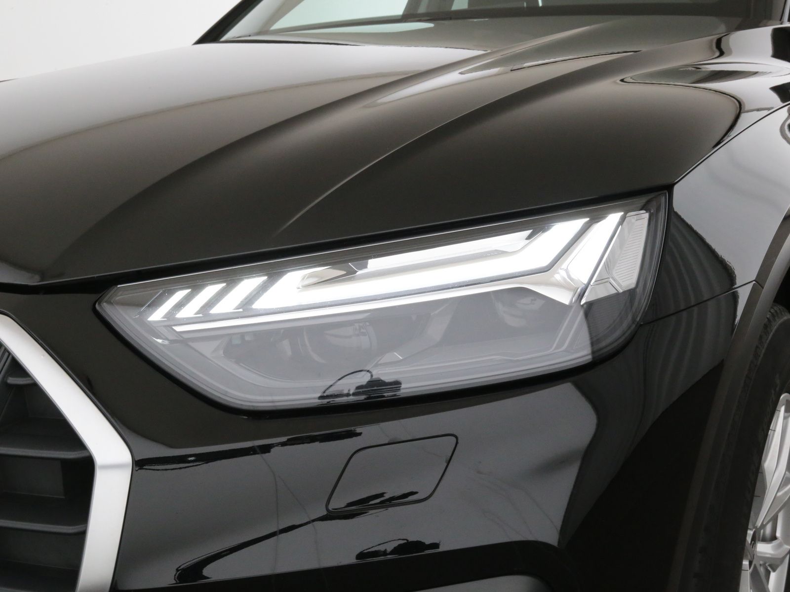 Audi Q5 40 TDI quattro S tronic - Samsaru's Car Outlet