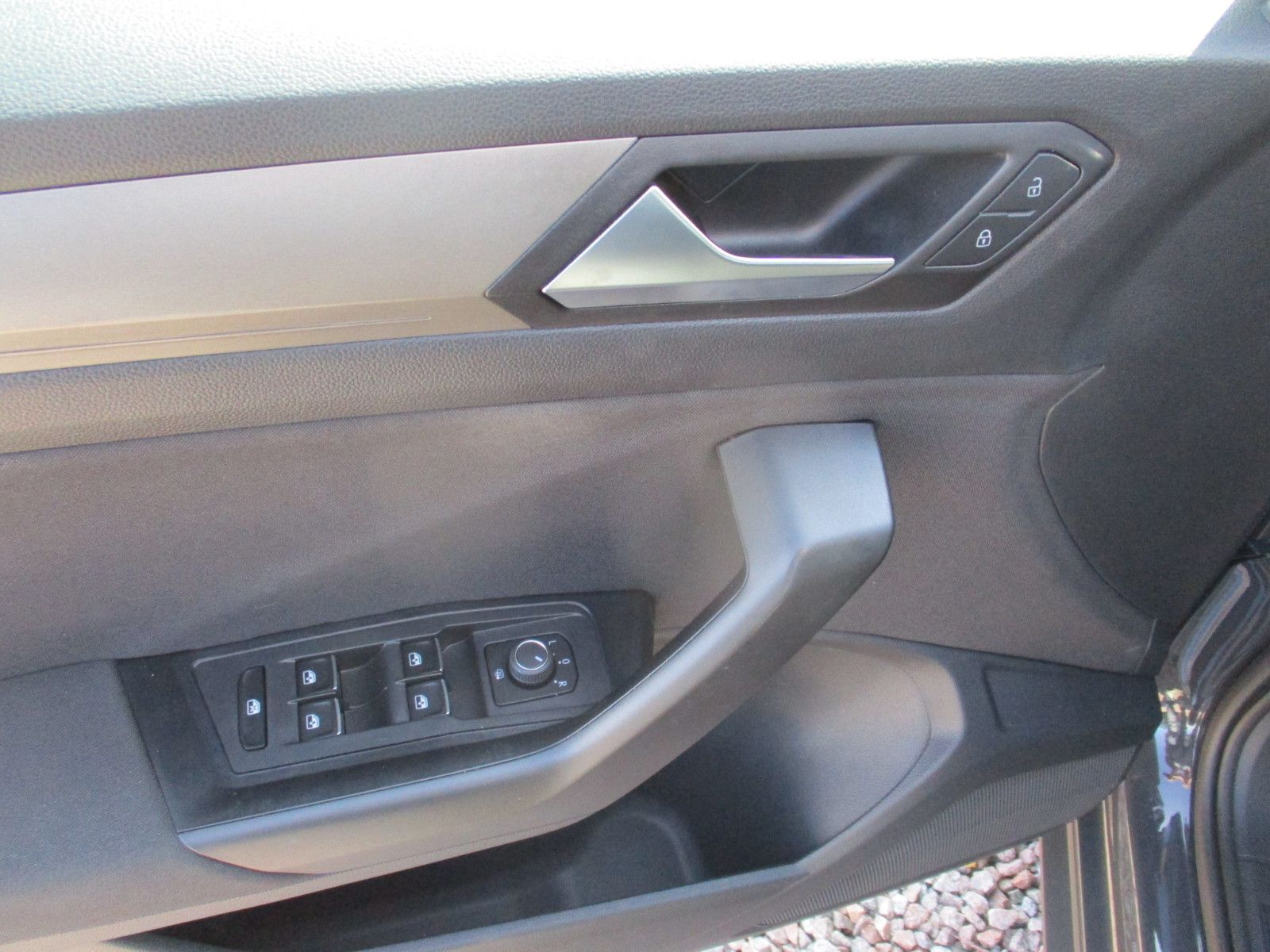 Volkswagen T-Roc 1.0 TSI Style - Samsaru's Car Outlet