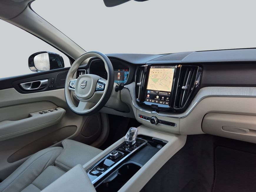 Volvo XC60 B4 D AWD Plus Dark  Business+Panorama