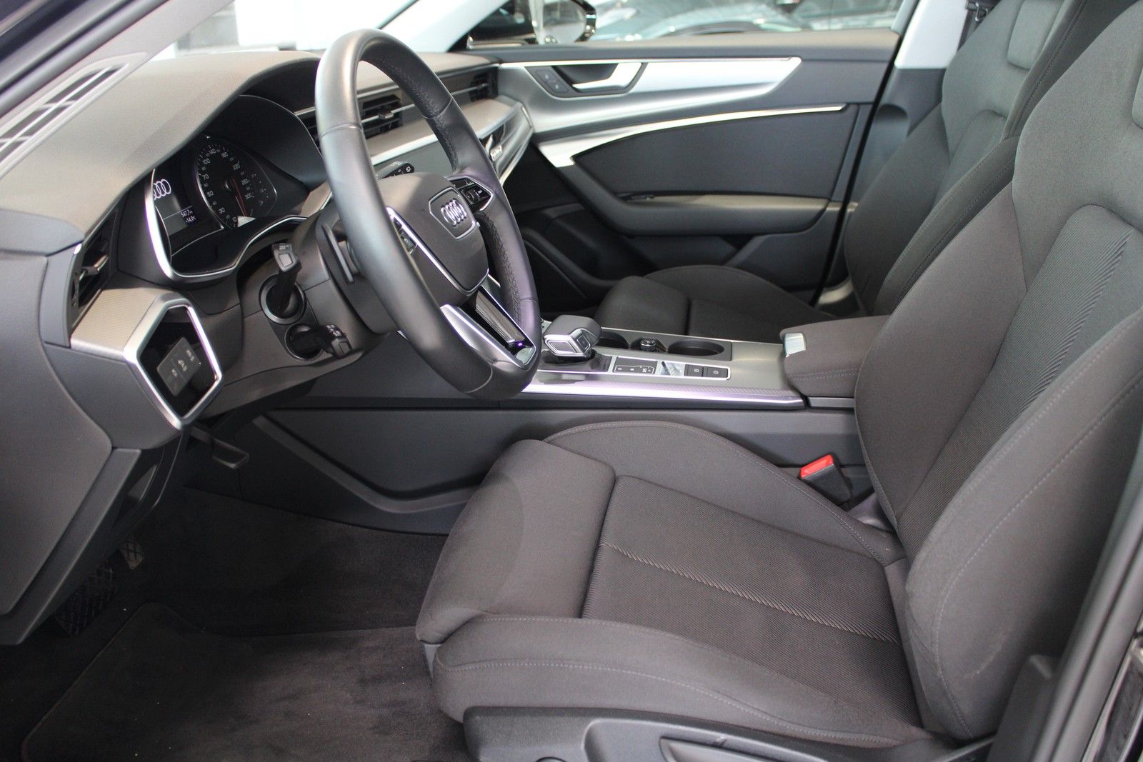Audi A6 Avant 40 TDI quattro sport - Samsaru's Car Outlet
