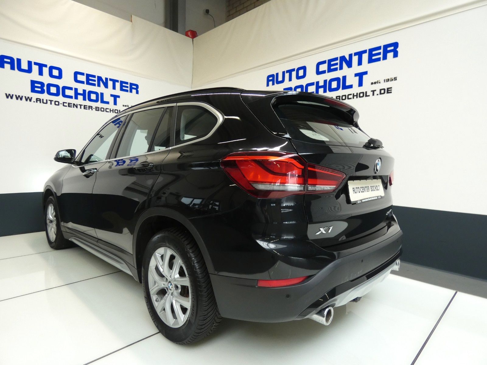 BMW X1 xDrive 20 i xLine - Samsaru's Car Outlet