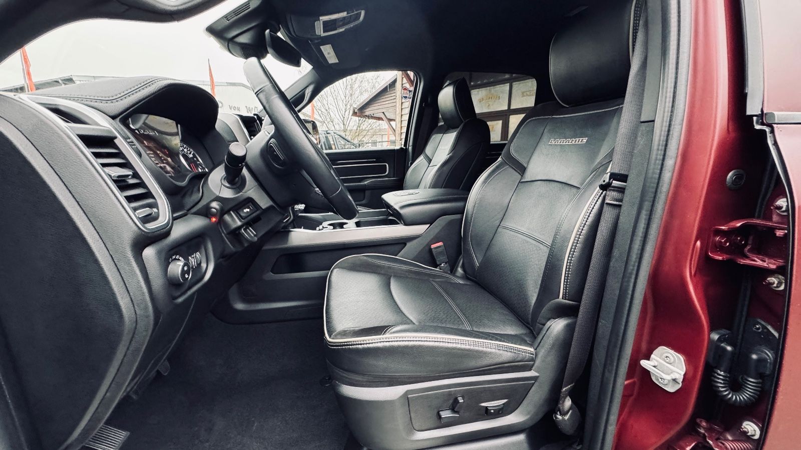 Dodge LIMITED*2500*6,7L DIESEL*BÜGEL*NAVI*AHK*GARANTIE