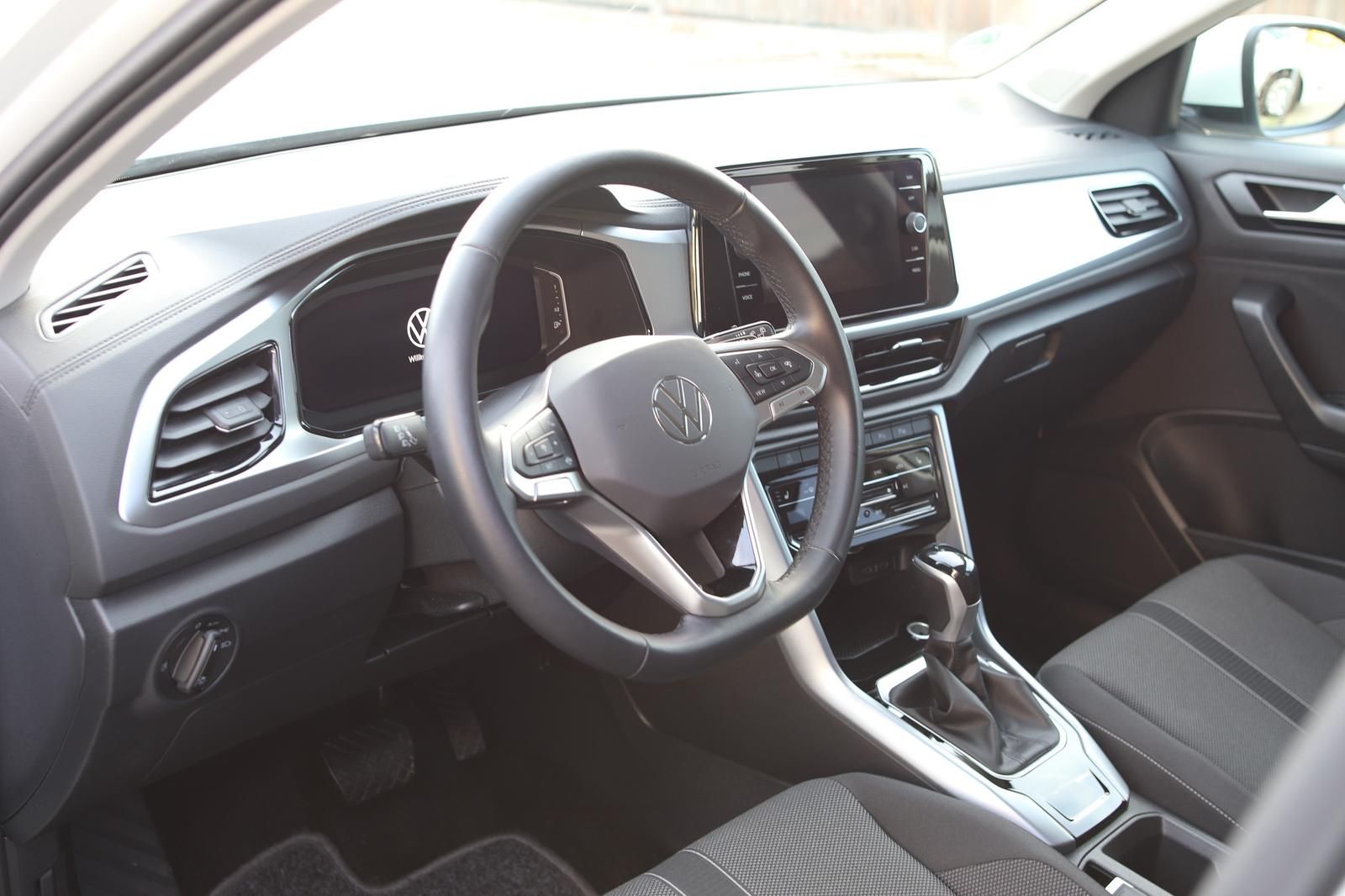 Volkswagen T-Roc 1.5 TSI Life DSG - Samsaru's Car Outlet