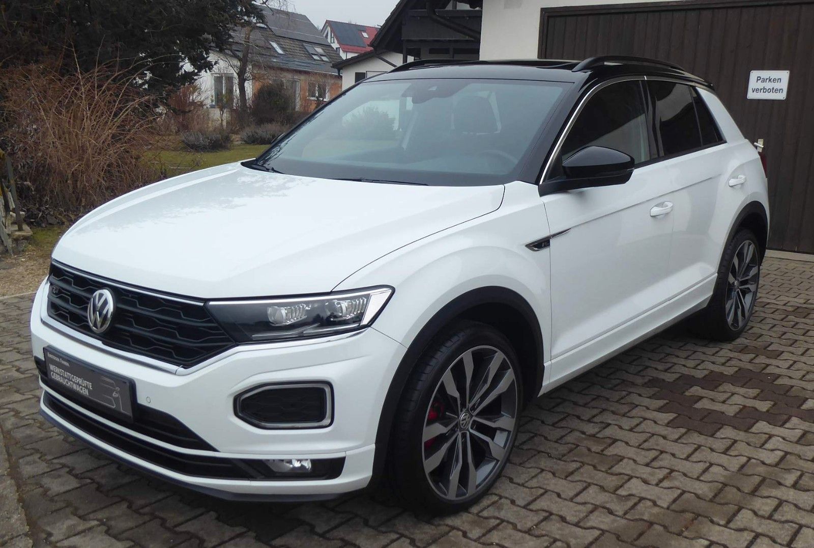 Volkswagen T-Roc Sport R-LINE - Samsaru's Car Outlet