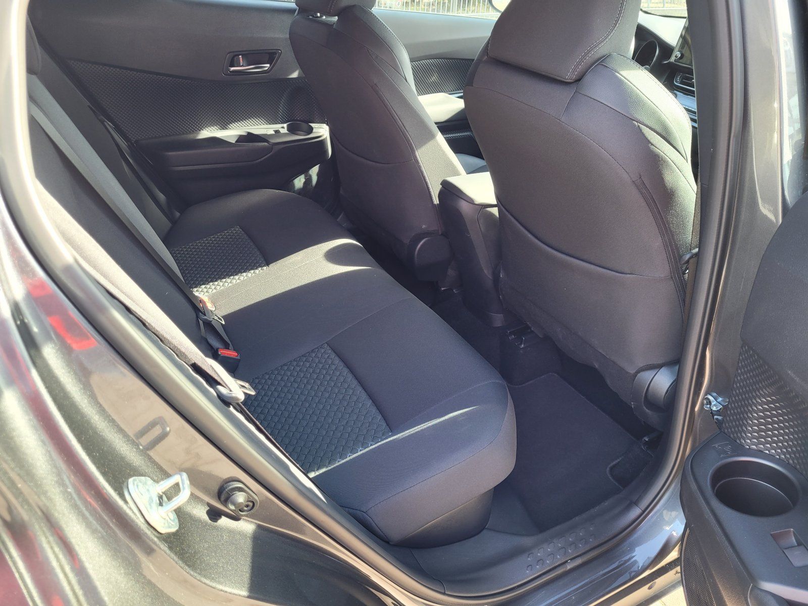 Toyota C-HR - 184 PS Systemleistung Hybrid Team D